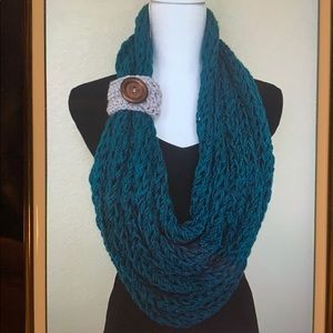 Adjustable Hand-Made Scarf 🧣